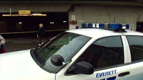 Man found dead in Everett parking garage | king5.com