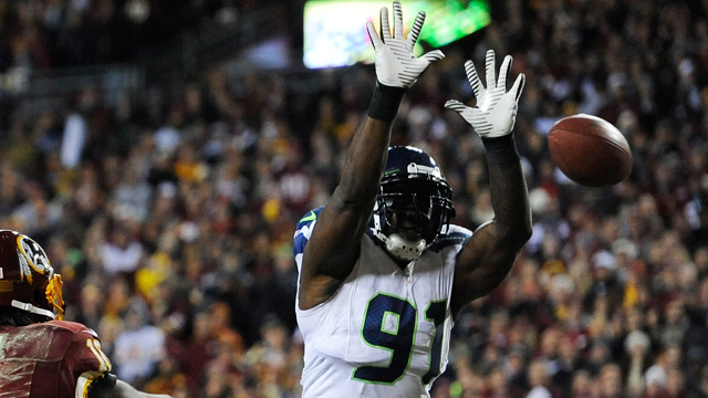 Seattle Seahawks bringing back DE Chris Clemons 