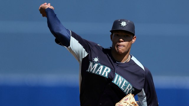 Mariners Iwakuma, Walker unlikely to be ready by opener