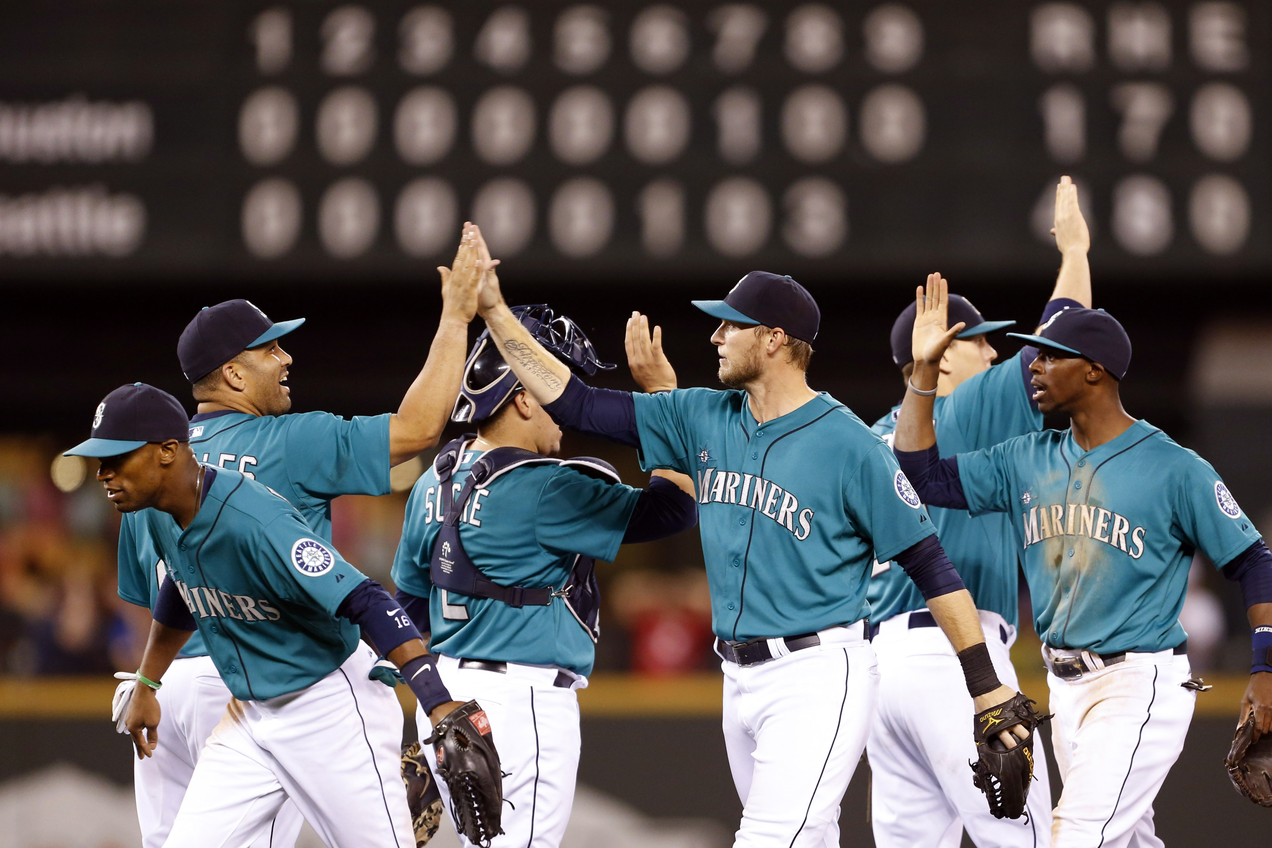 Zunino gives Mariners 5-4 win with single in 10th