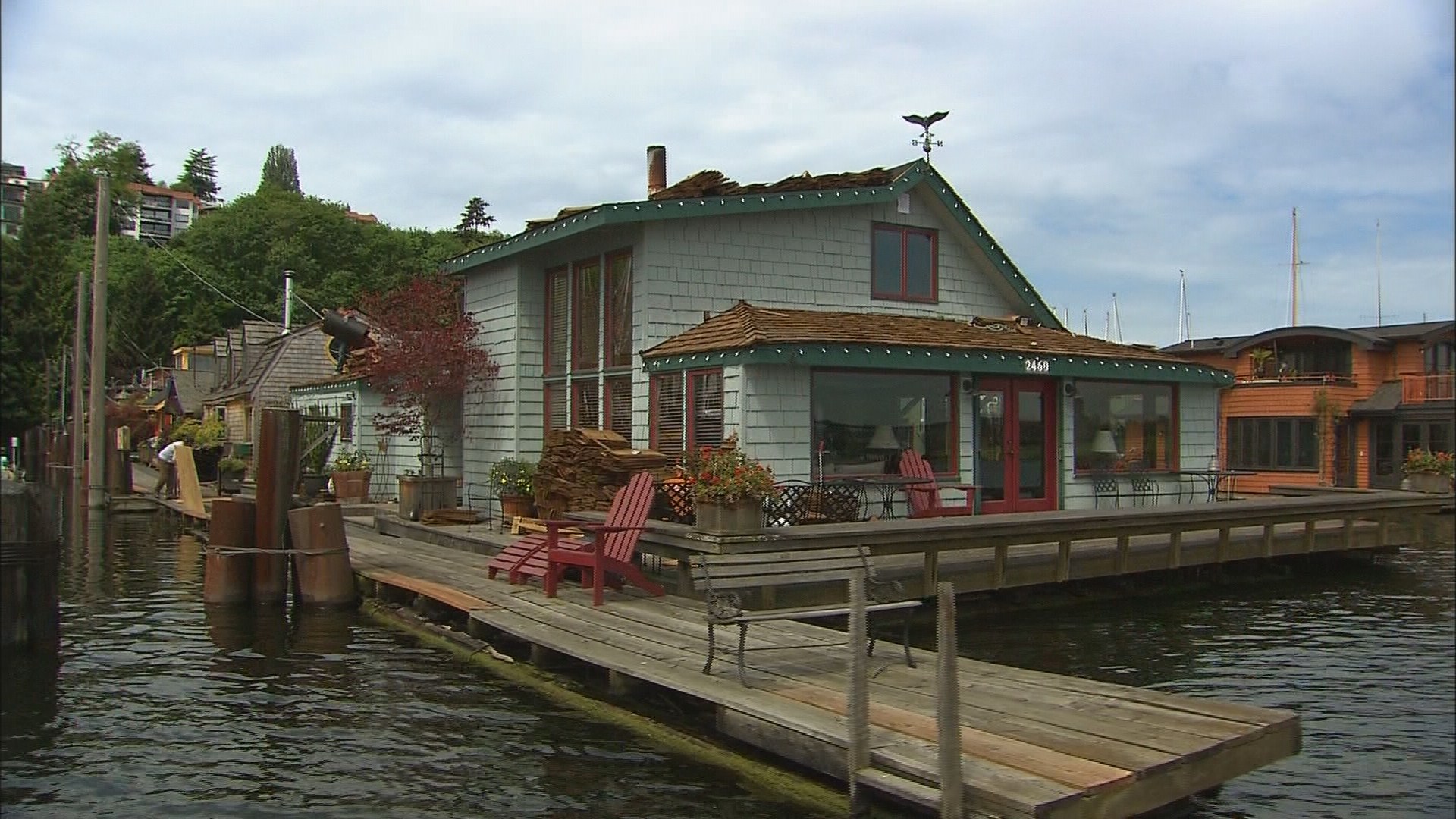 The floating house from *Sleepless in Seattle* sold | king5.com