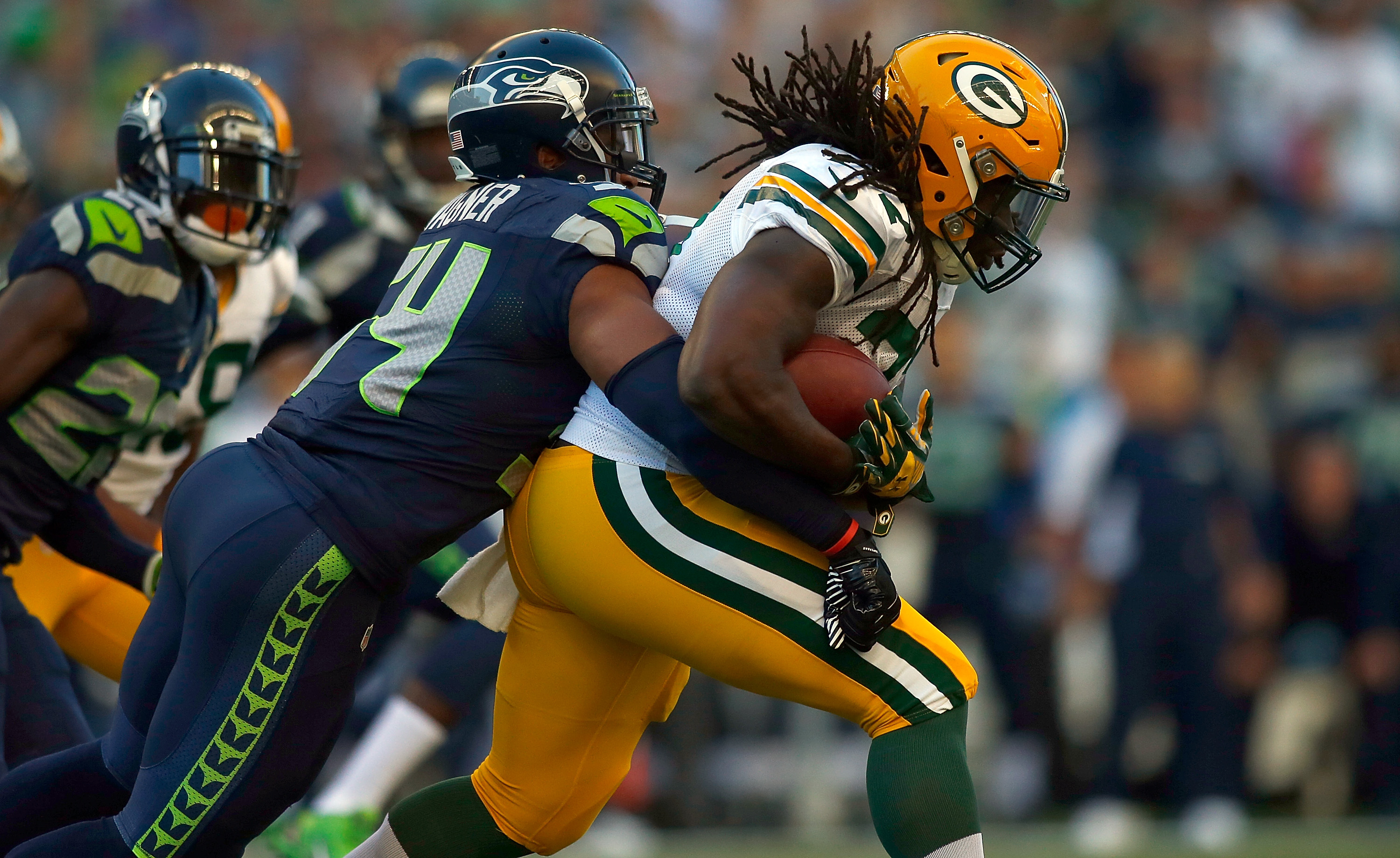 NFL notes: Seahawks sign running back Eddie Lacy to one-year deal