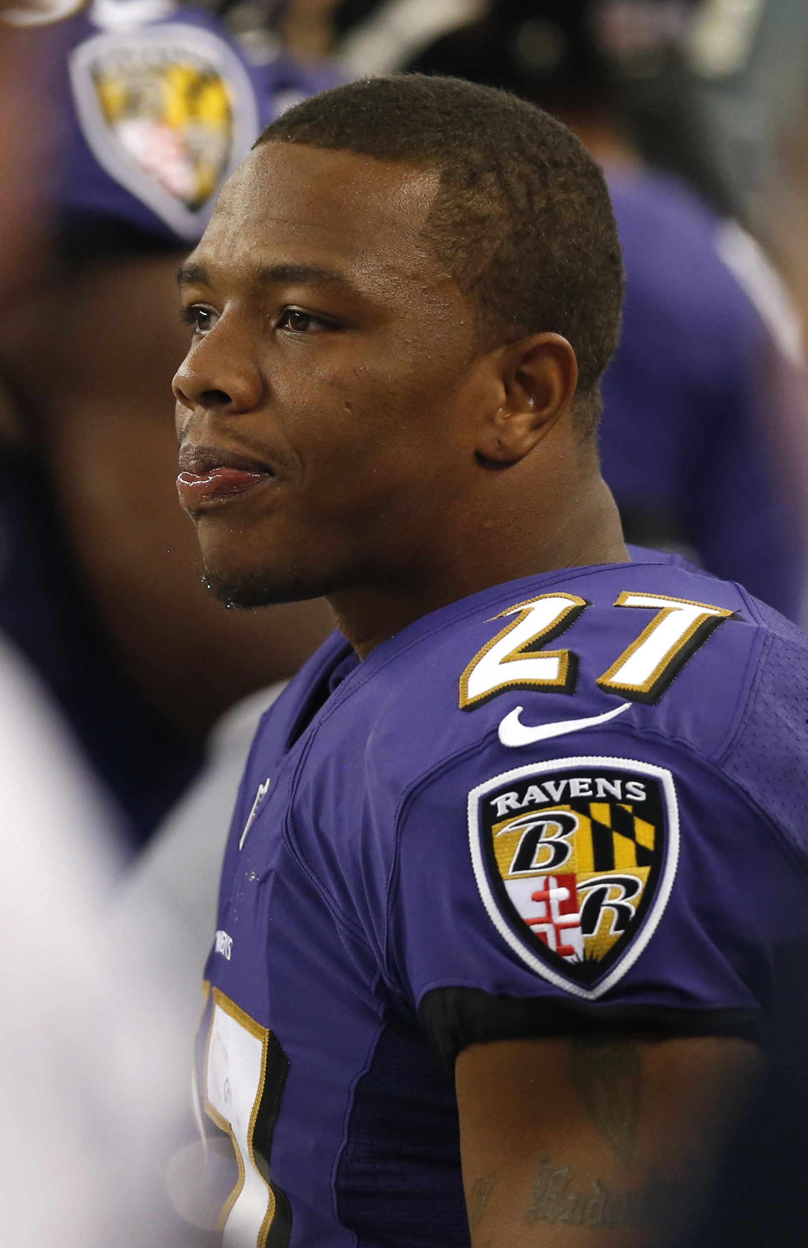 Former Ravens running back Ray Rice apologizes to Baltimore in