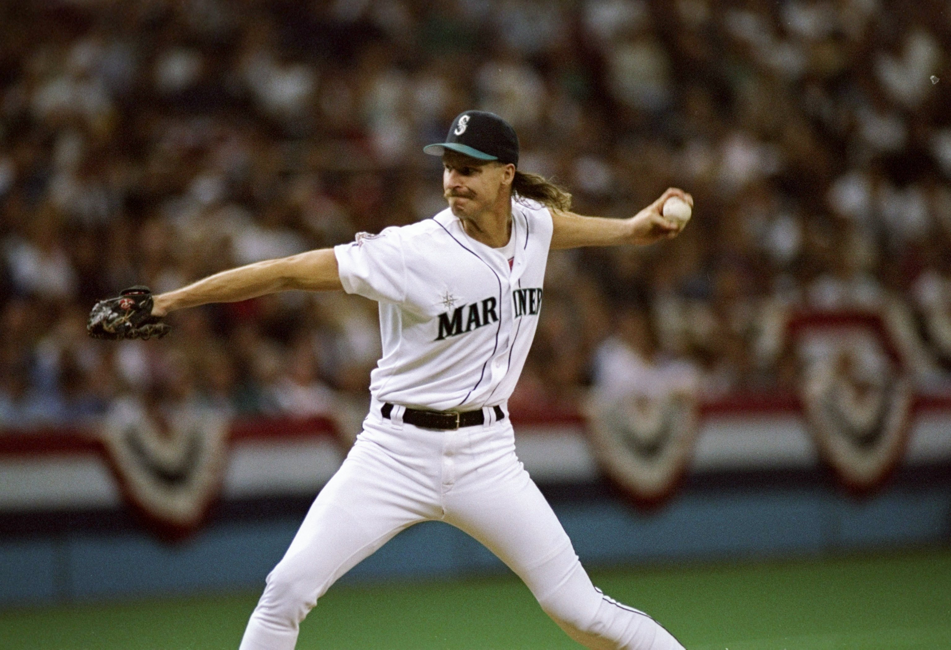 Former Mariners' Randy Johnson takes in BB Hall of Fame
