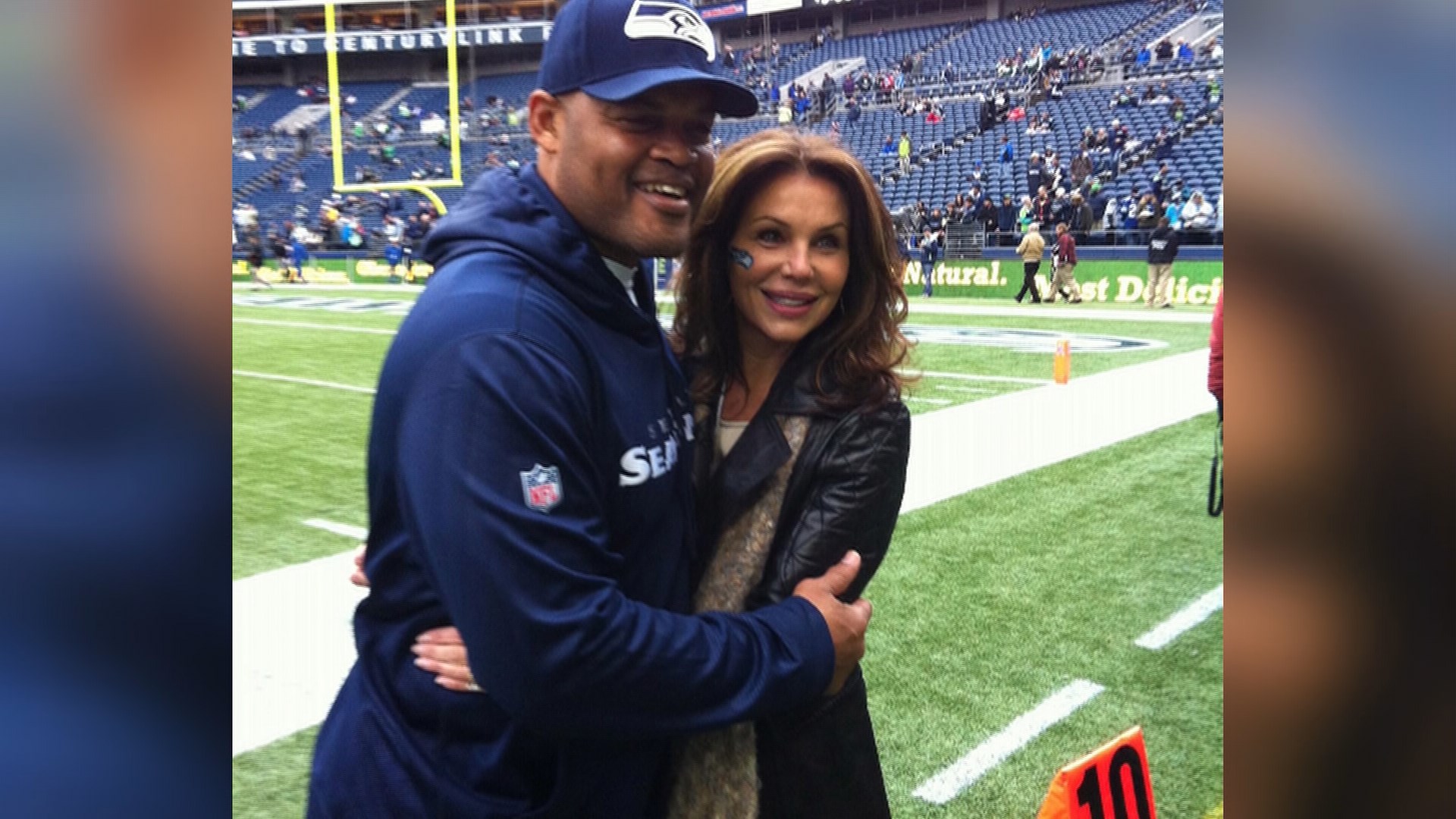 Wife of Seahawks LB coach taking role as team mom | king5.com