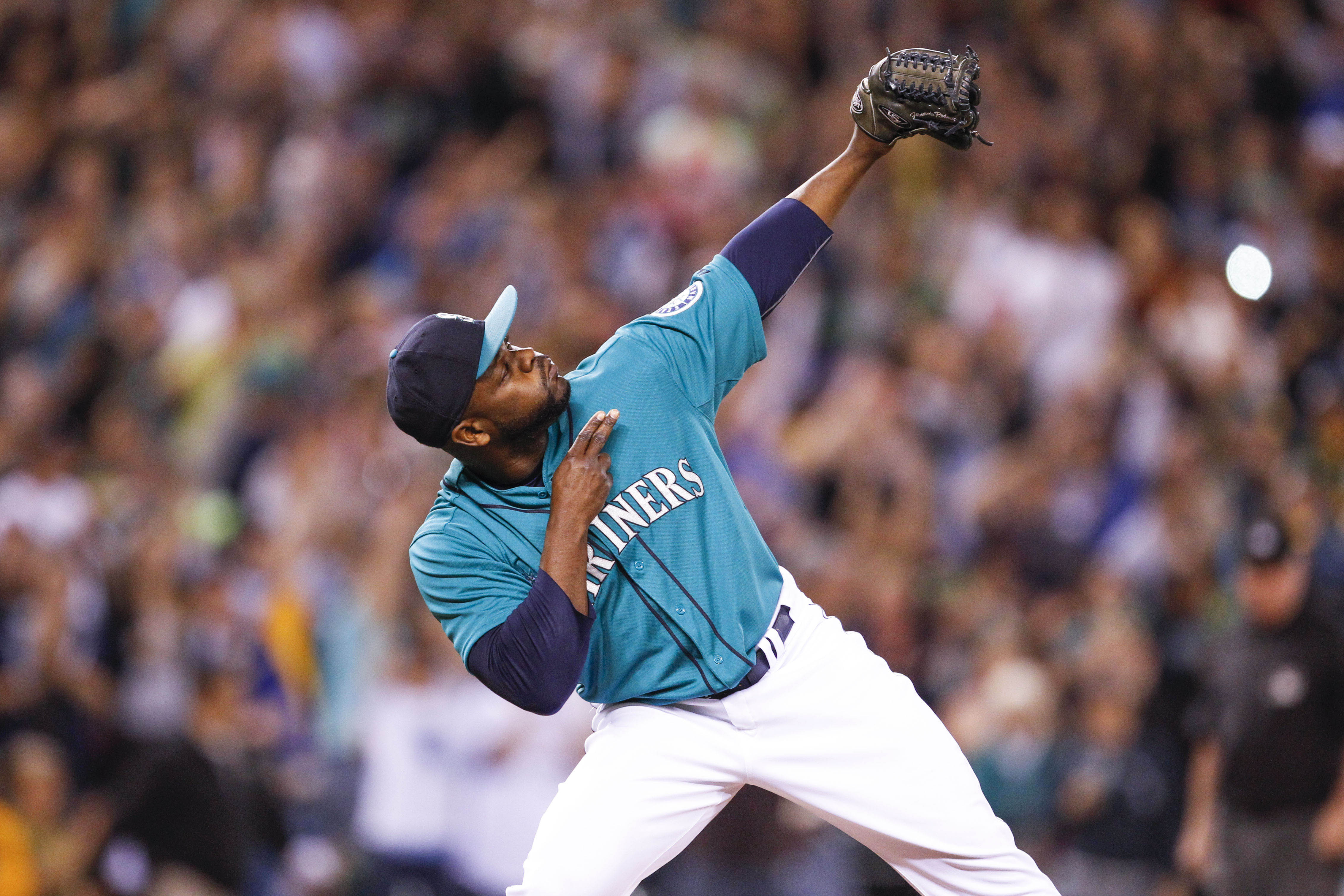 Robinson Cano burns Astros in ninth inning to ensure Mariners victory