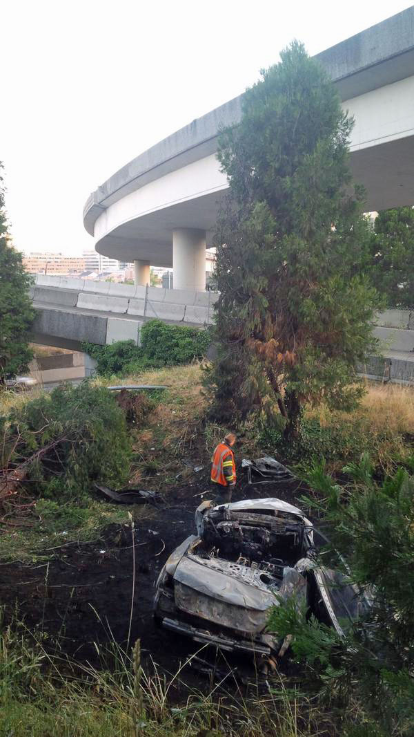 Driver dead in Seattle crash off I90 ramp