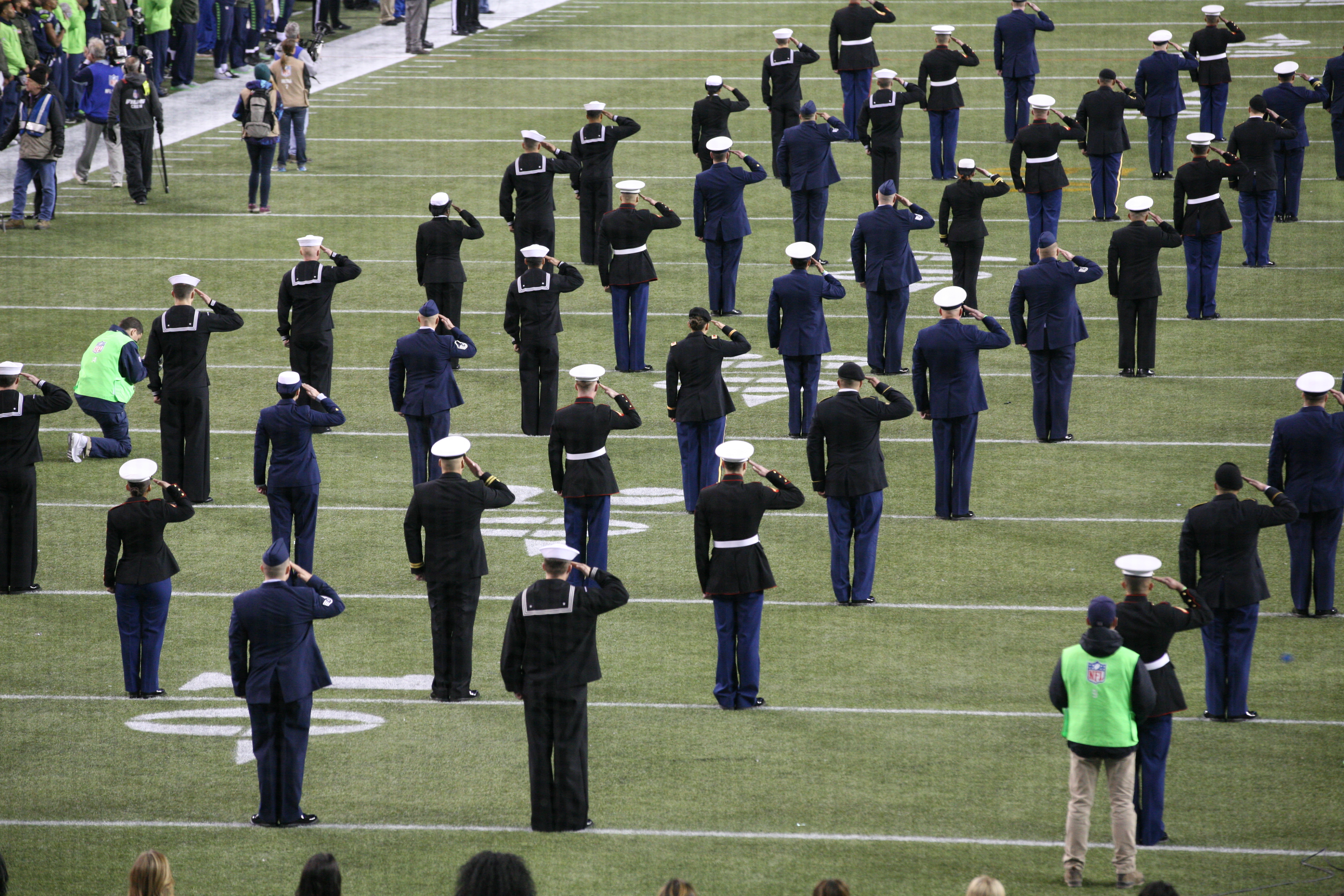 Service members, veterans honored at Seahawks game