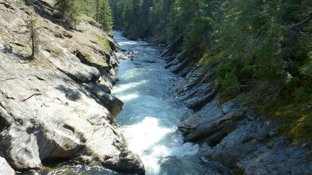 Rock climber falls to death near Leavenworth