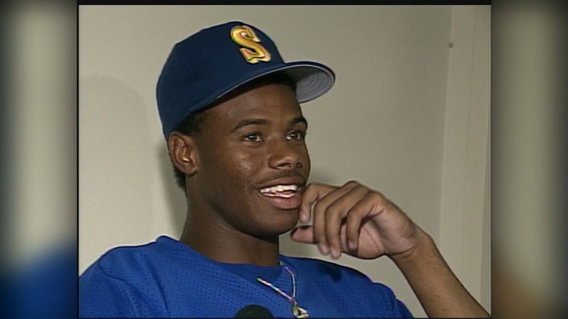 Ken Griffey Jr. might be able to have a backwards cap on his Hall of Fame  plaque