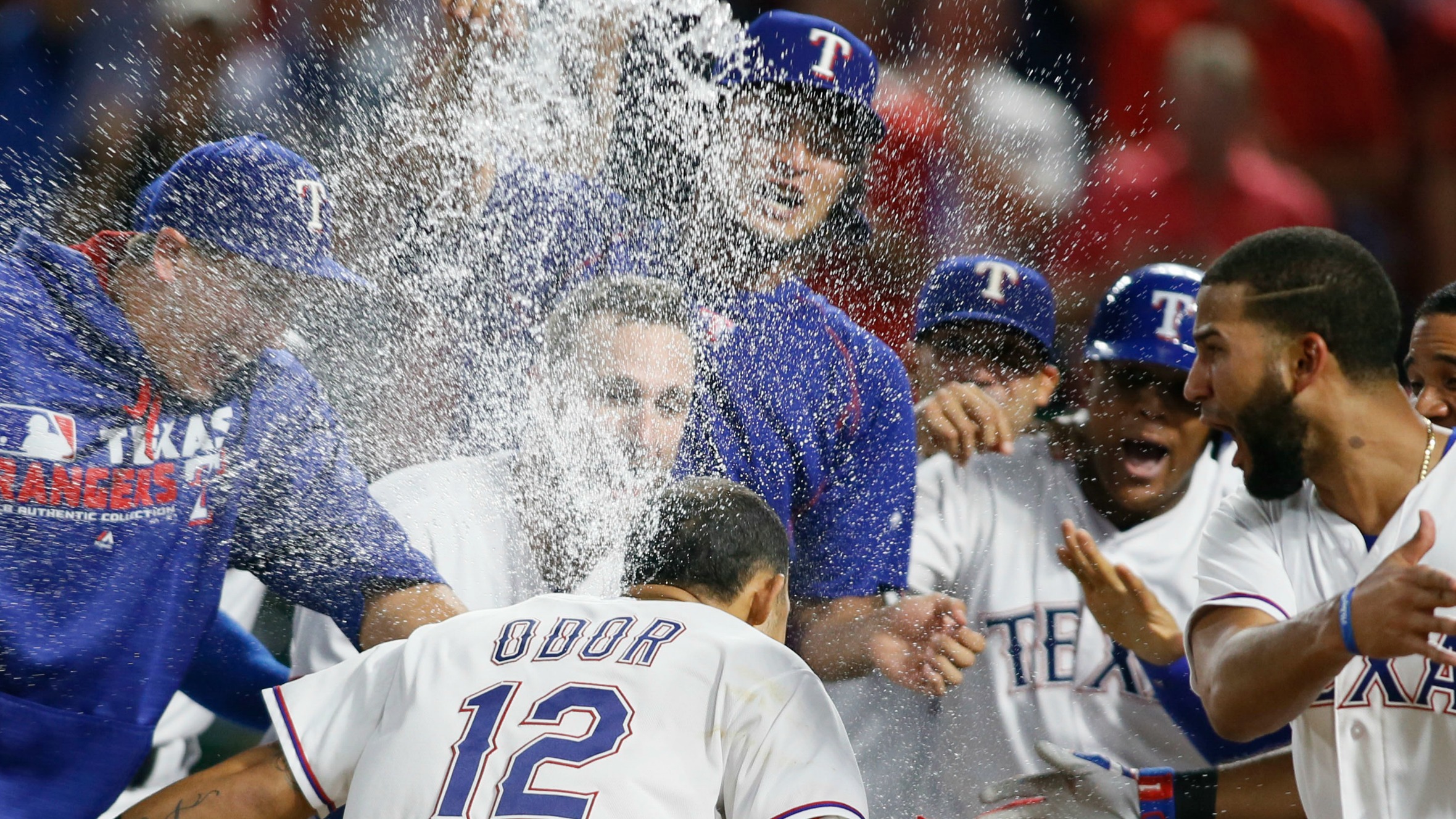 Odor hits game-ending homer for Rangers in 8-7 win over M's