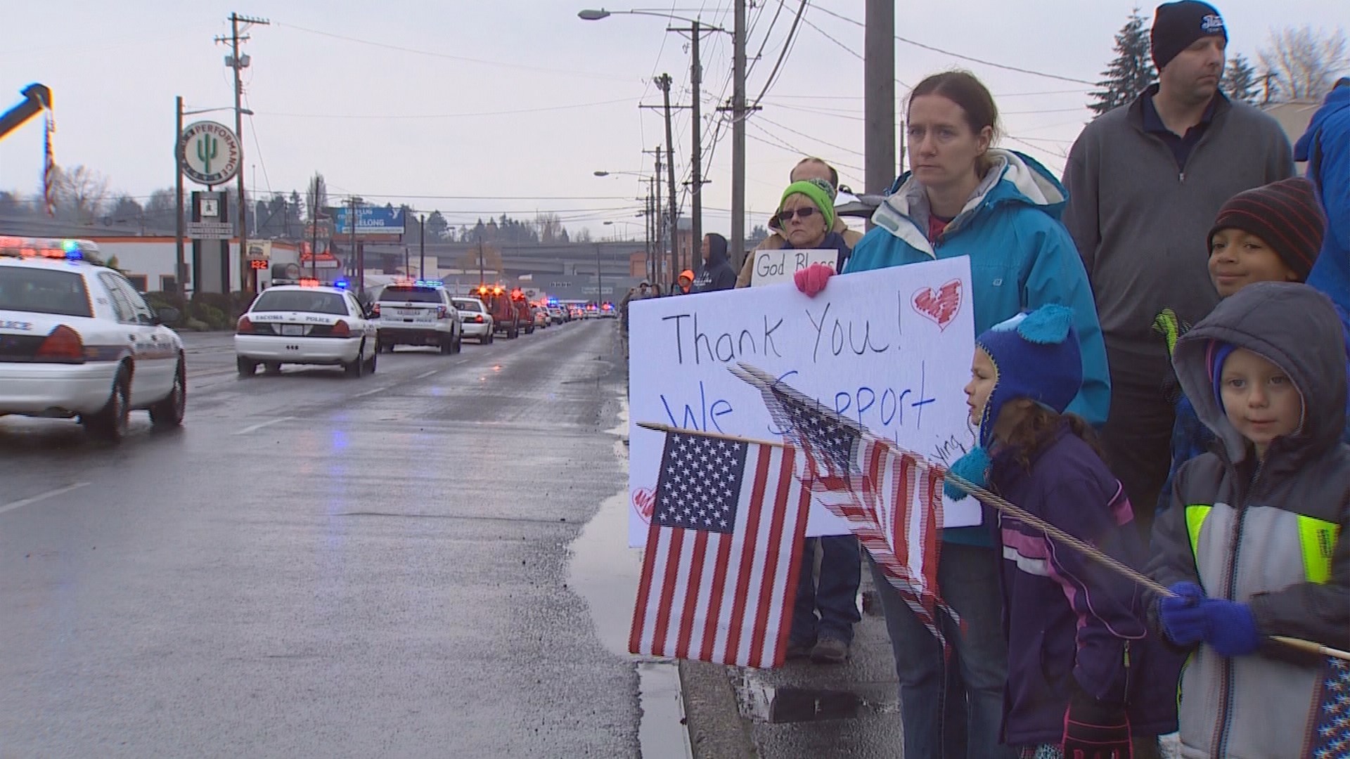 Hundreds line streets to honor fallen Tacoma officer | king5.com