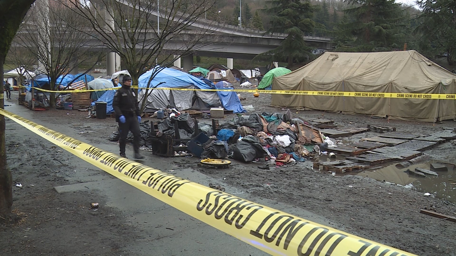 Seattle Crews Clear Out Controversial Homeless Camp 8023