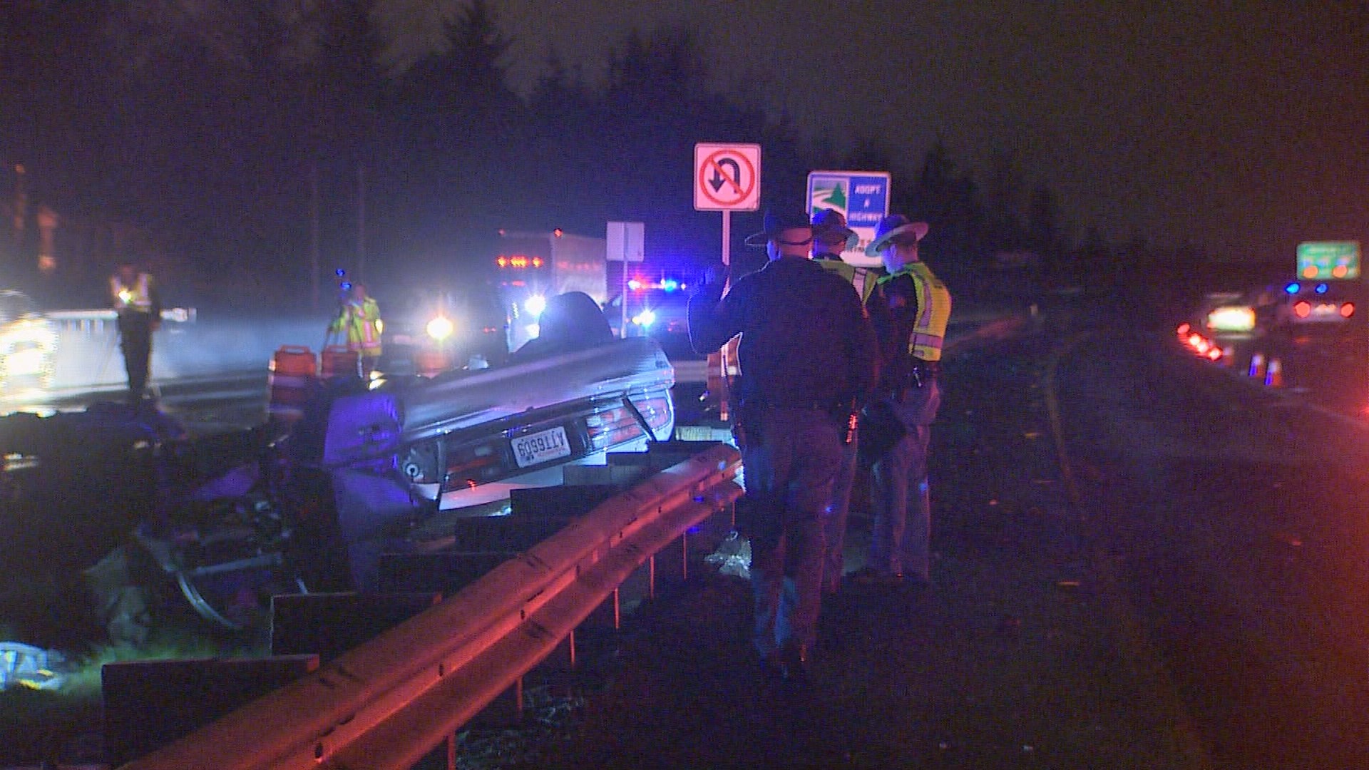 Woman ejected, killed after rollover crash on I-5 in Kent | king5.com