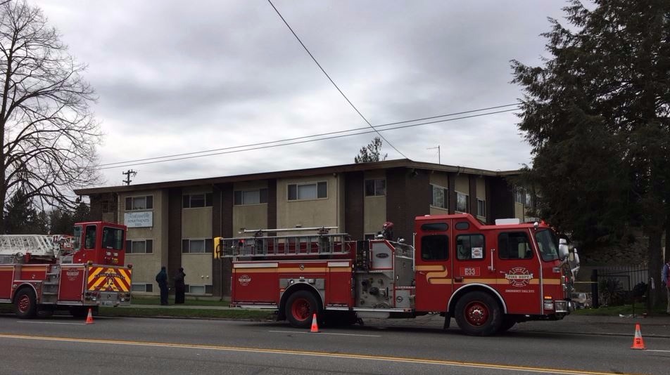 Fire displaces more than 100 from Seattle apartment complex | king5.com