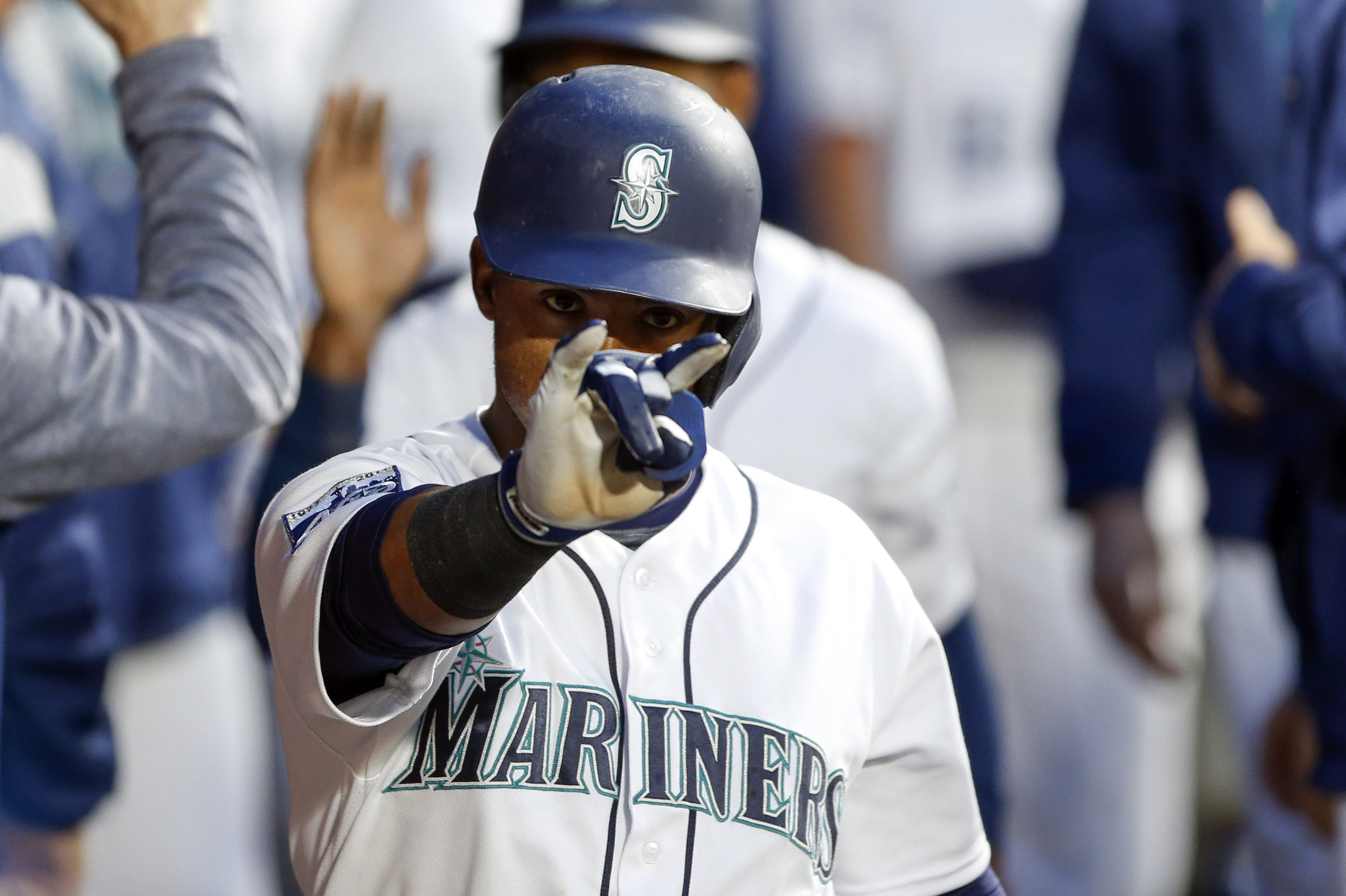 Baseball: Jean Segura gets $70M deal from Mariners covering 2018-22