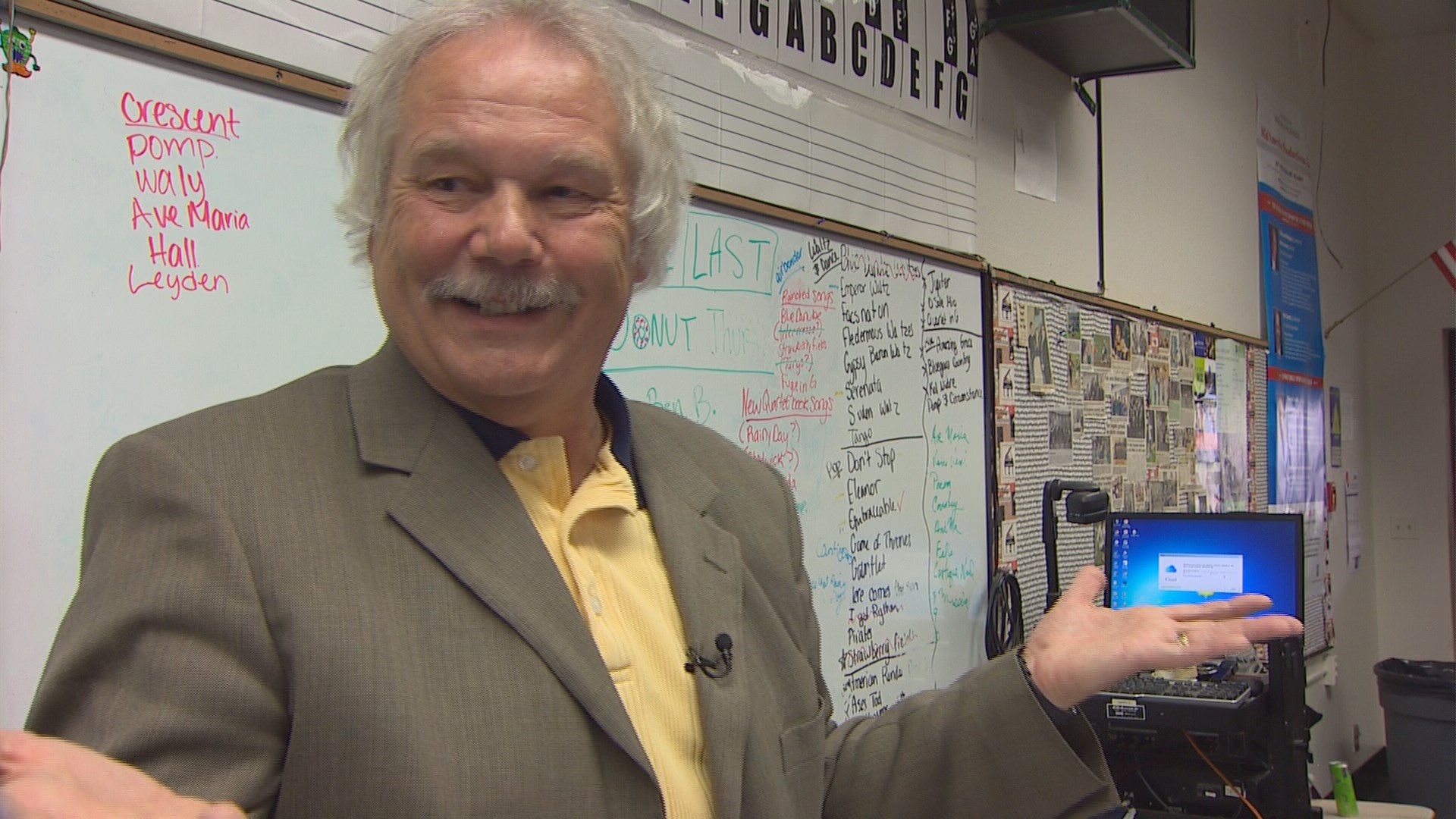After 42 years, Port Angeles music teacher retires - KING5.com