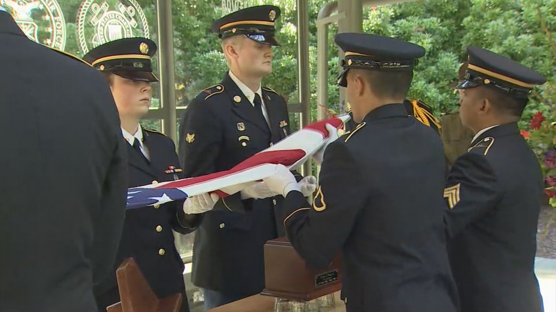 Kirkland World War II airman laid to rest next to best friend - KING5.com