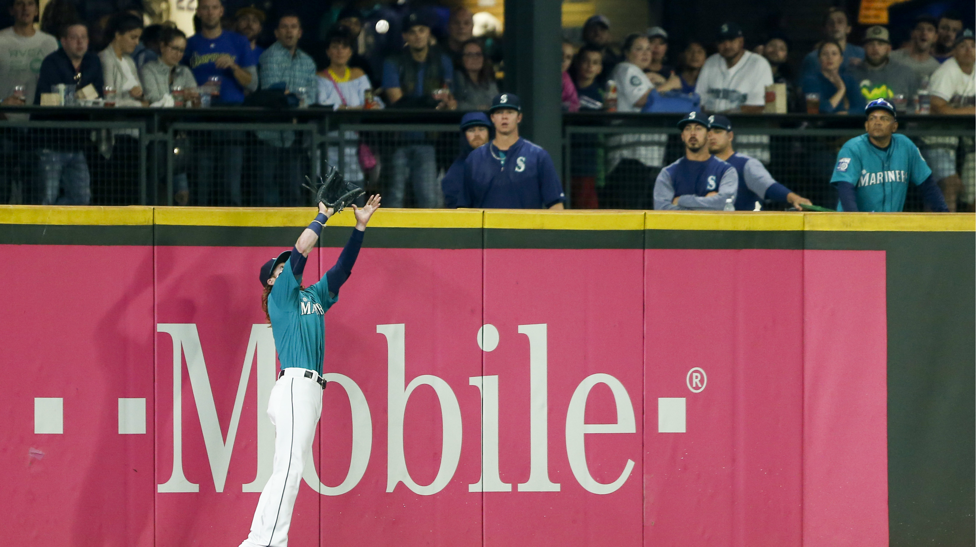 Seattle Mariners snap 4-game skid, blank Angels to gain ground in