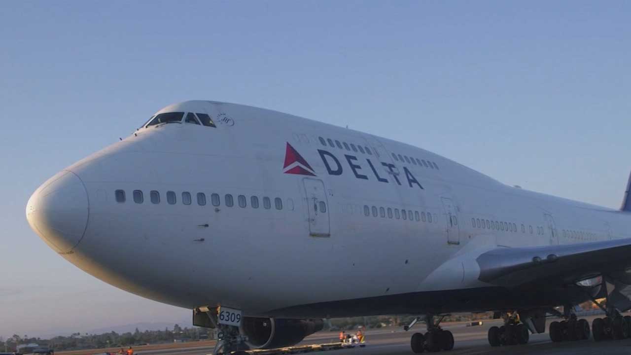 American Airlines Boeing 747 and Eastern L1011 Cutaway Display Models  Before Restoration - The Airchive 2.0, image size:1280x720