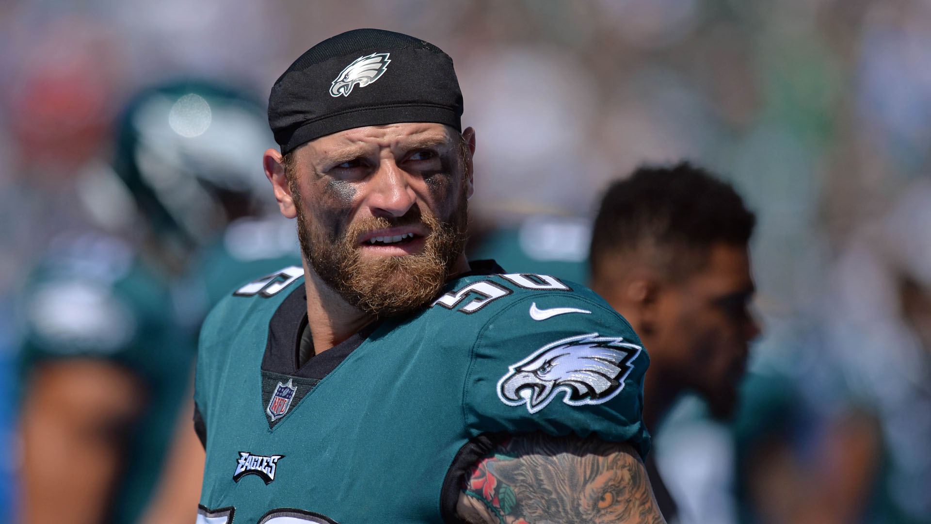 Eagles Sign Chris Long