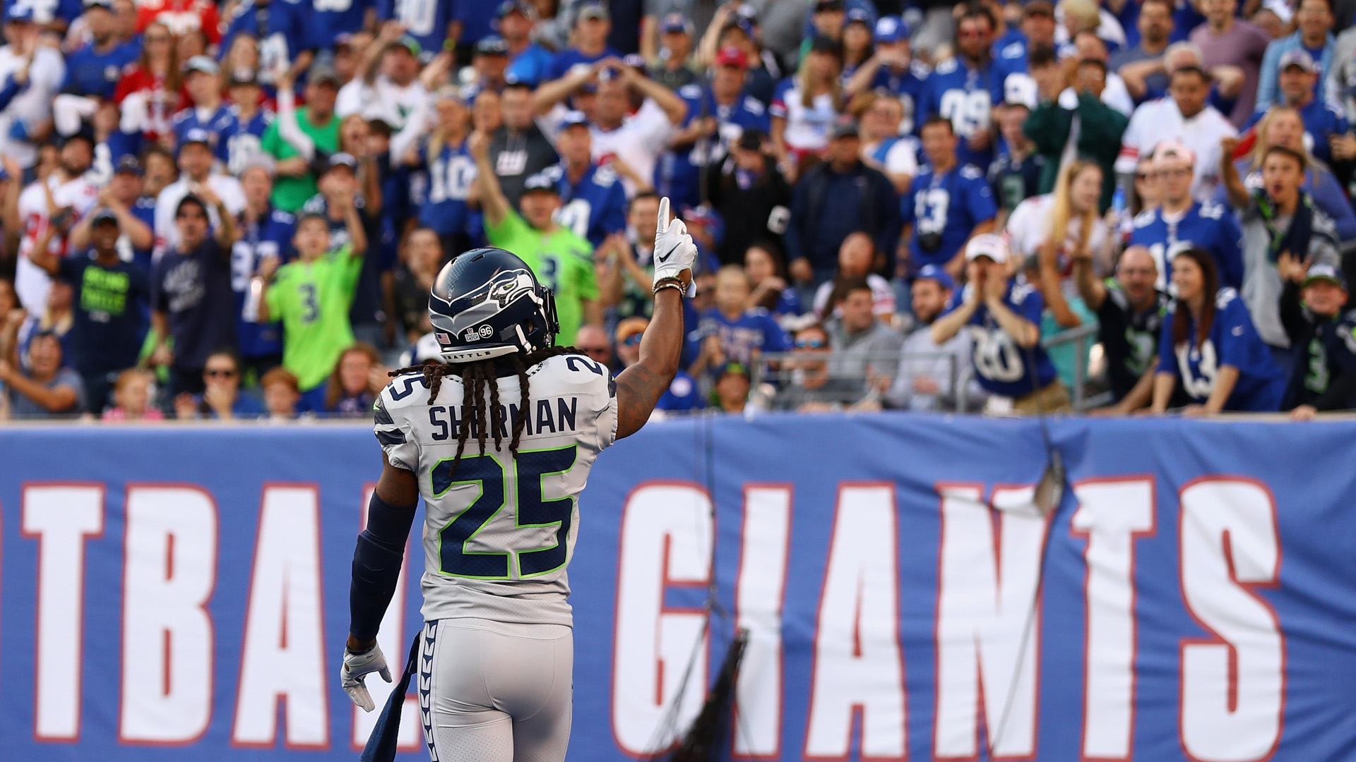 Seahawks swarm Giants, 24–3