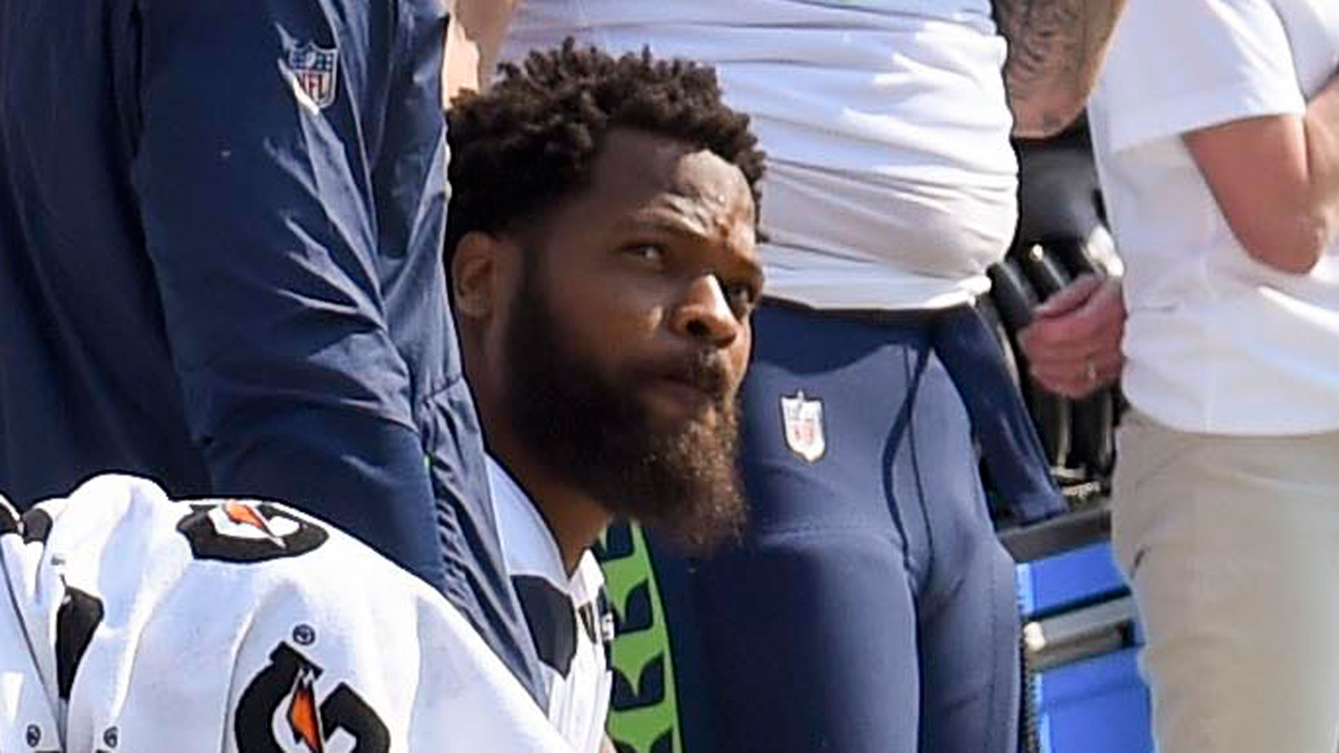 Seattle Seahawks star Michael Bennett is writing a book: 'How to Make White  People Uncomfortable' - Los Angeles Times