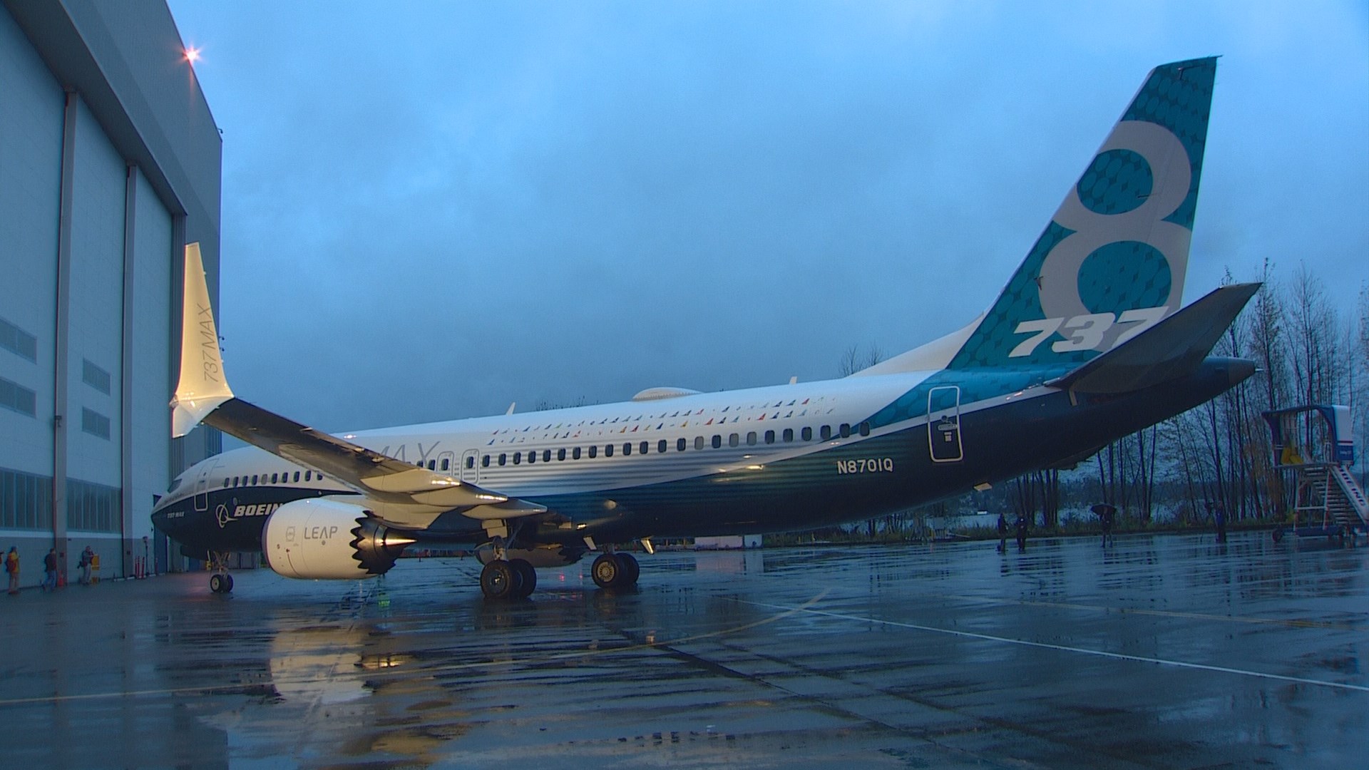 Boeing rolls out new 737 MAX | king5.com