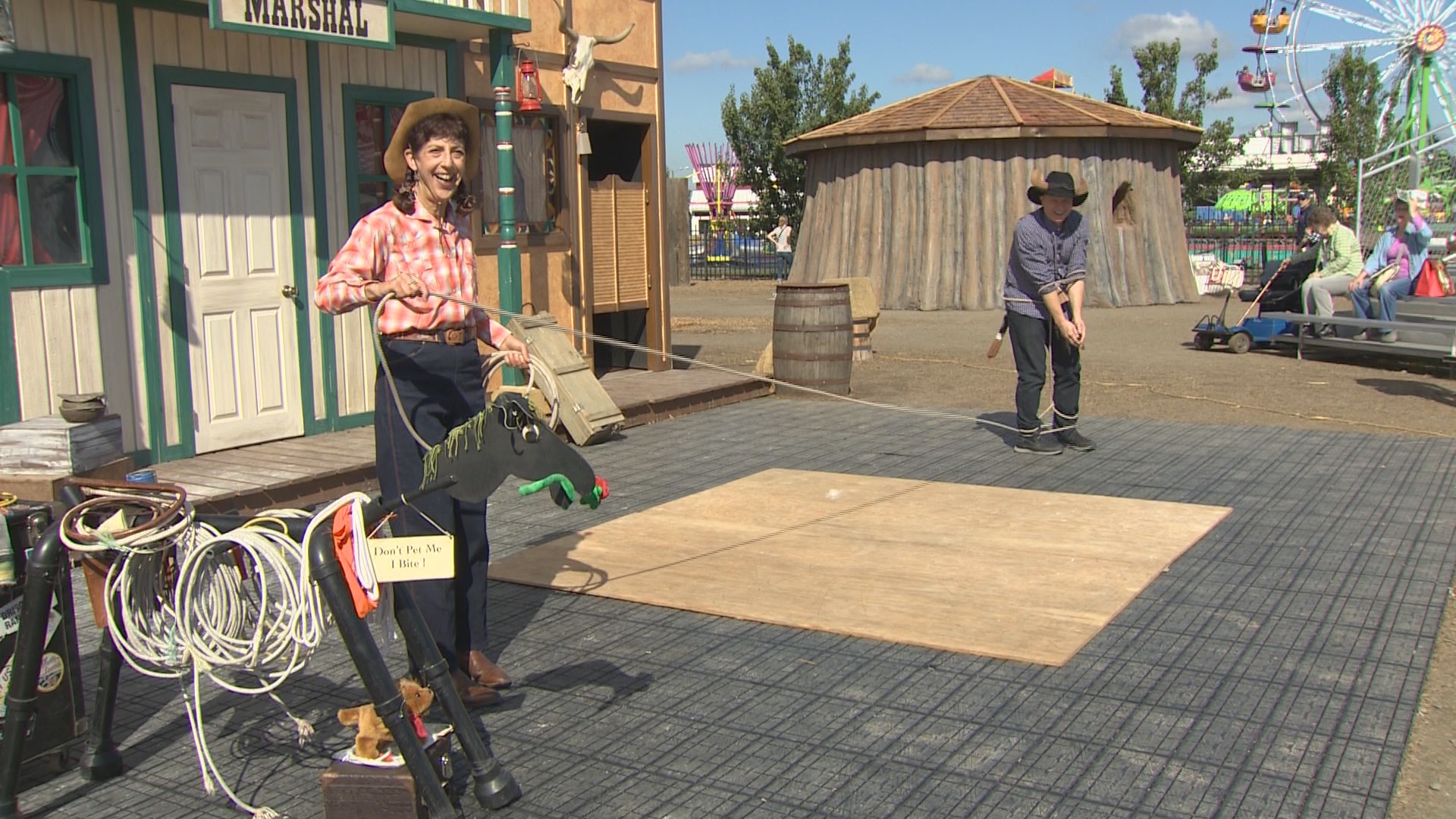 Cowgirl trickster delights Washington State Fair-goers | king5.com
