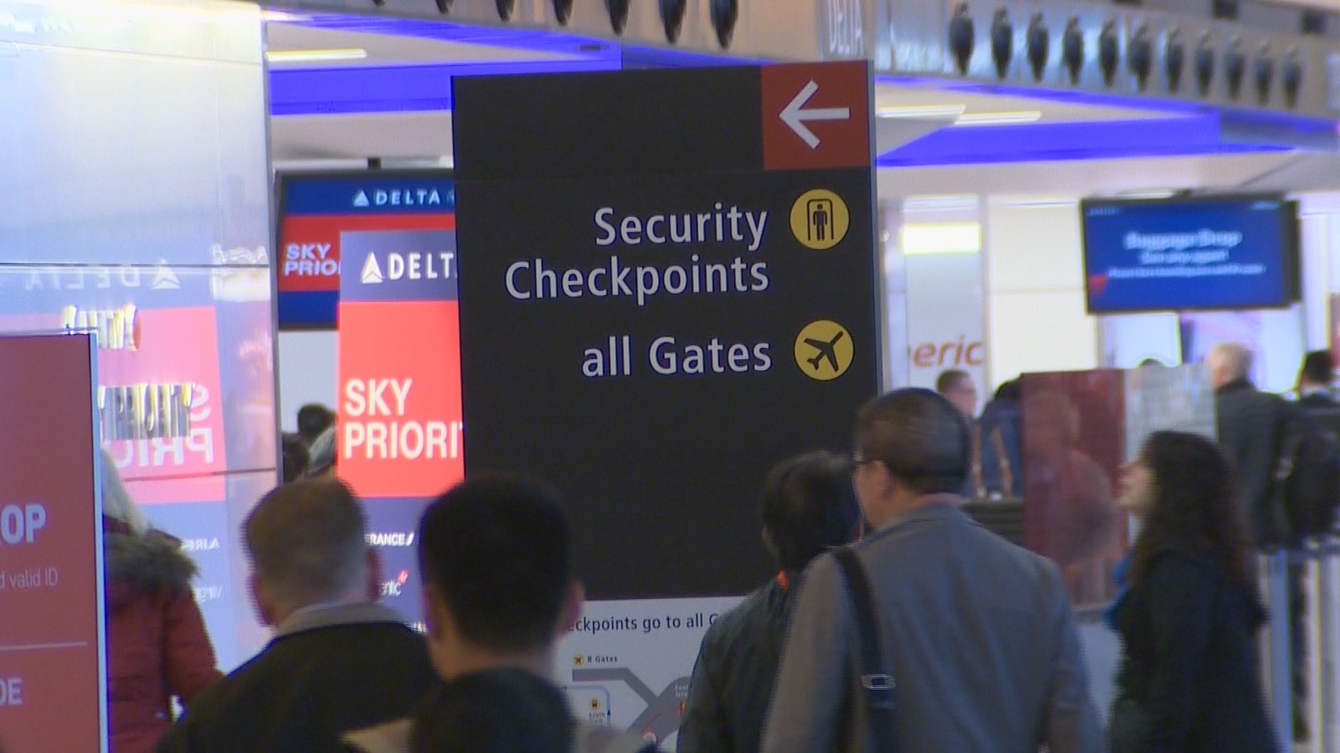 Sea-Tac airport spends $2M to keep passengers from getting lost | king5.com